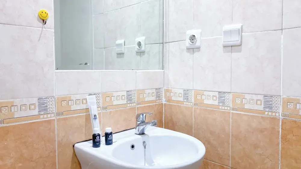 Джакарта: Homey And Nice 2Br At City Home Gading Riverview (Moi) Apartment