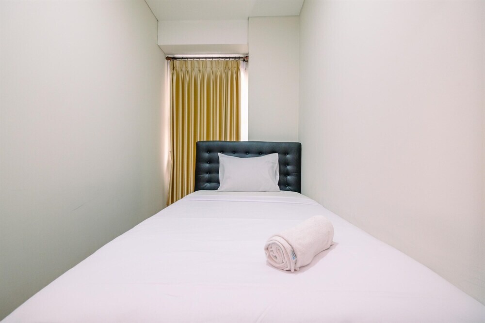 Депок: Modern Look And Homey 2Br Transpark Cibubur Apartment Near Mall