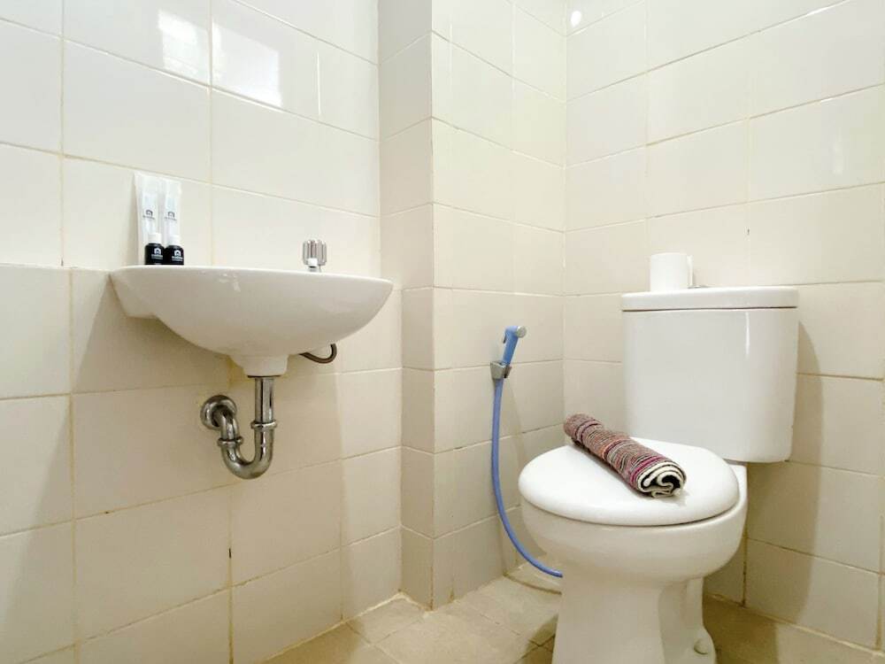 Бекаси: Homey and Cozy Living 2BR Lagoon Bekasi Town Square Apartment