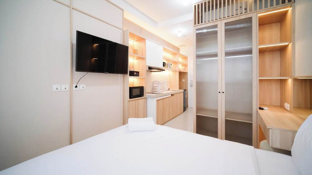 Сурабая: Cozy Studio Connected To Mall At The Vertu Apartment