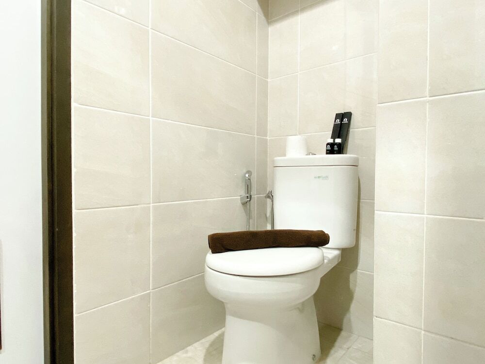 Чикаранг: Minimalist And Homey Studio Apartment At Mustika Golf Residence