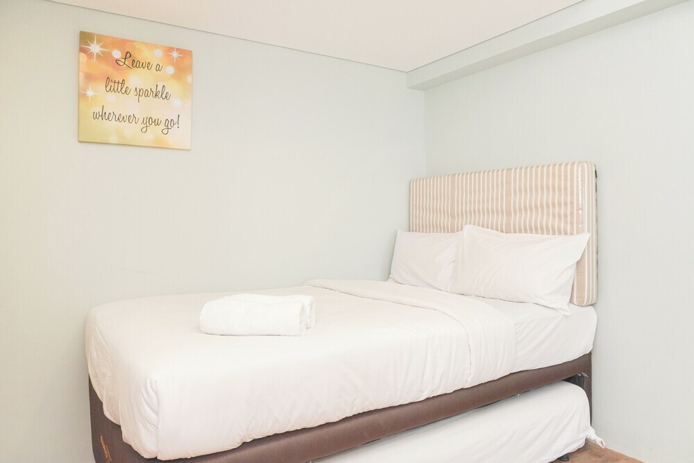 Джакарта: Comfy And Spacious 2Br Loft Apartment Maqna Residence