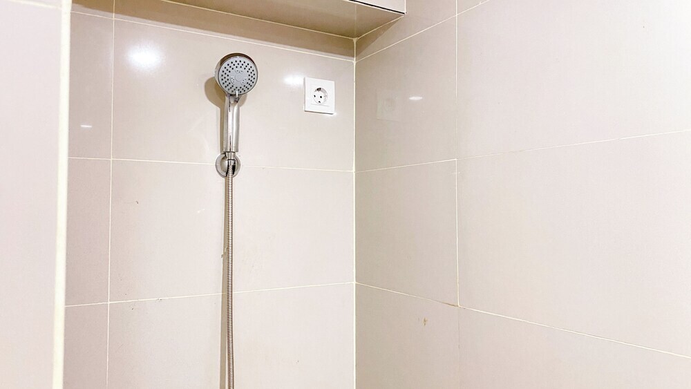 Джакарта: Comfy And Spacious 2Br Loft Apartment Maqna Residence