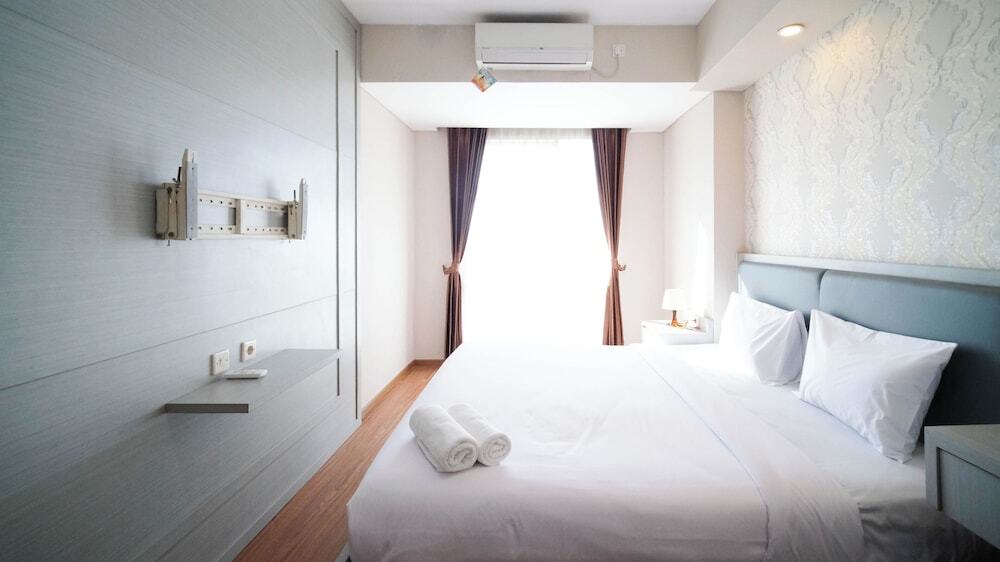 Сурабая: Modern And Cozy 1Br At Grand Sungkono Lagoon Apartment