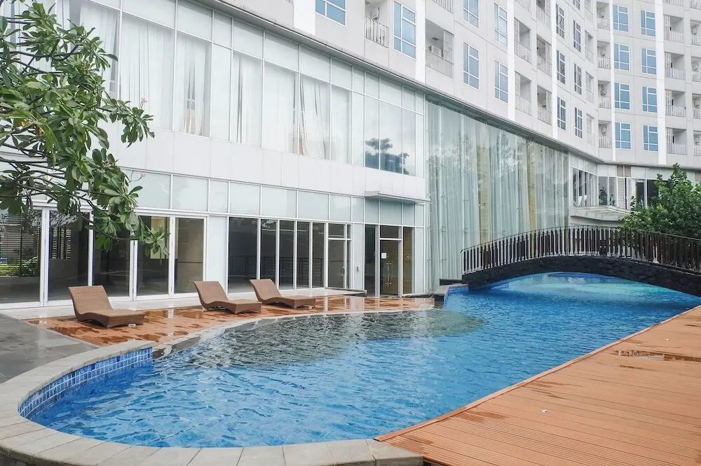 Сурабая: Modern And Cozy 1Br At Grand Sungkono Lagoon Apartment