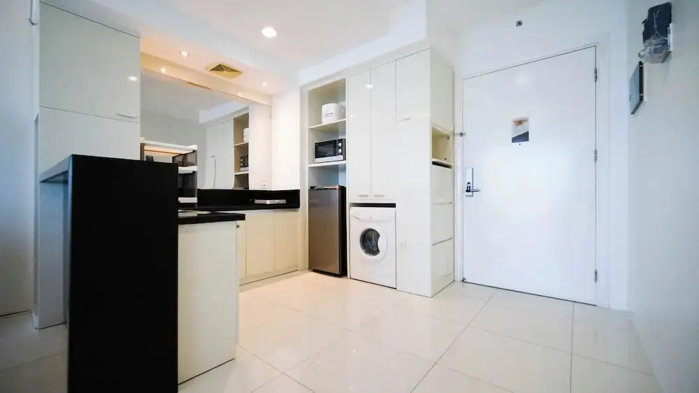 Сурабая: Spacious And Homey 2Br At The Via And The Vue Apartment