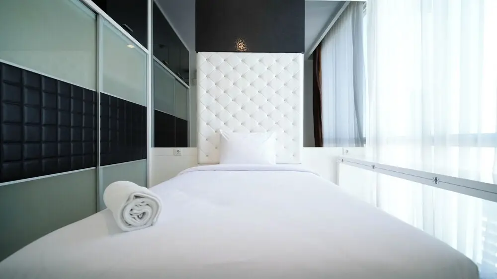 Сурабая: Spacious And Homey 2Br At The Via And The Vue Apartment