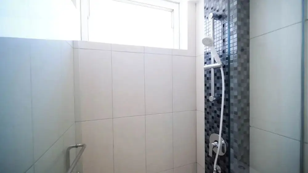 Сурабая: Spacious And Homey 2Br At The Via And The Vue Apartment