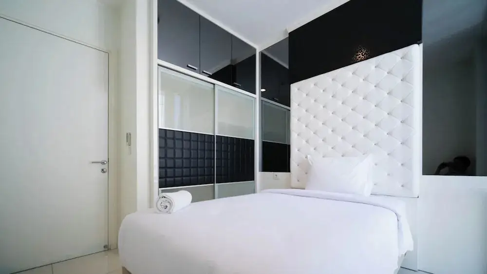Сурабая: Spacious And Homey 2Br At The Via And The Vue Apartment
