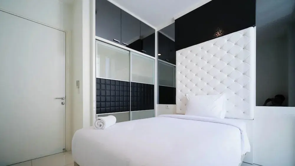 Сурабая: Spacious And Homey 2Br At The Via And The Vue Apartment