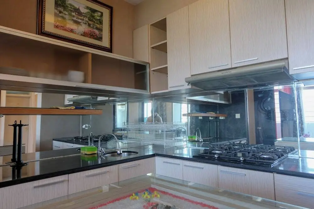 Чимахи: Spacious and Combine 3Br At The Edge Bandung Apartment