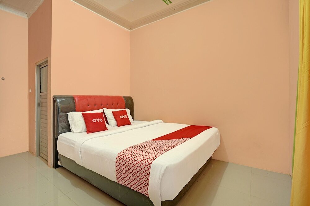 Паякумбух: OYO 92464 Efniati Homestay Syariah