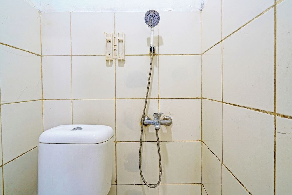 Нгампрах: OYO 92726 Geulis Guest House Syariah