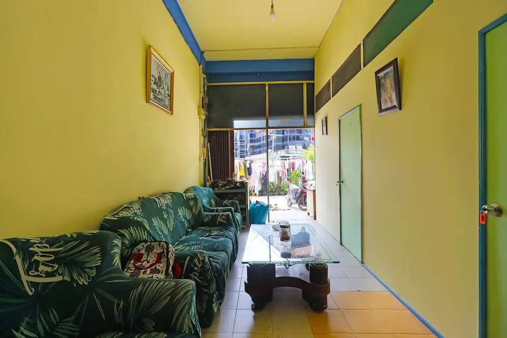 Батам: SPOT ON 92186 Penginapan LorraNearPasar Oleh Oleh