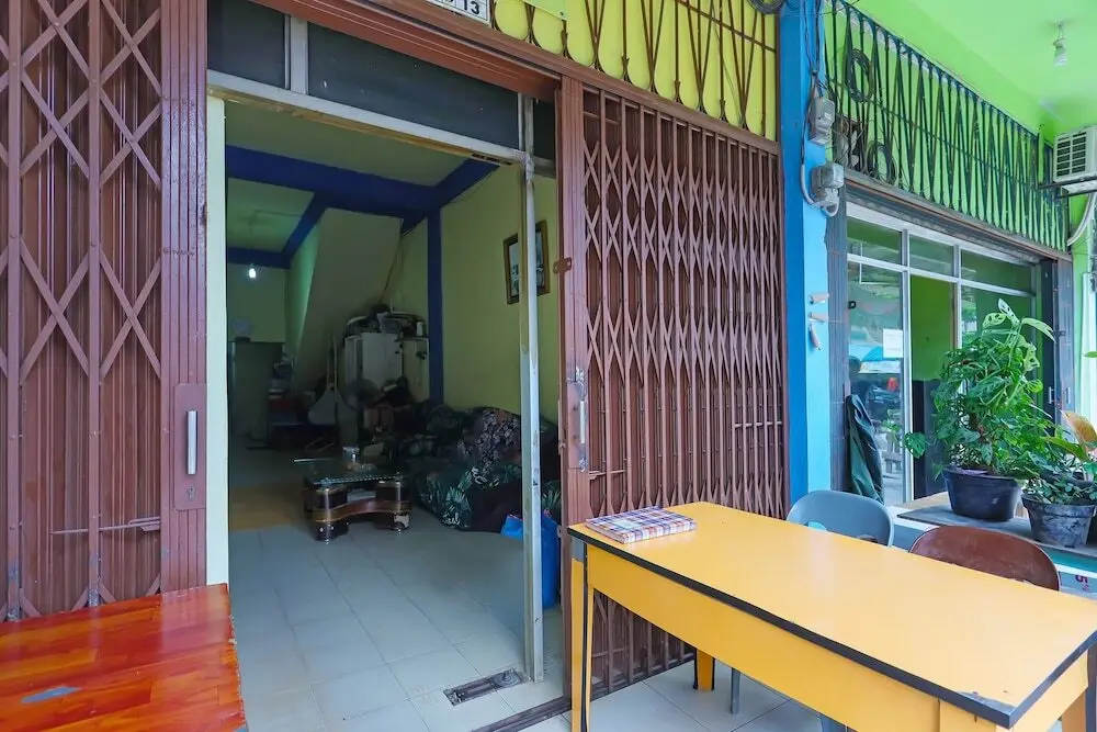 Батам: SPOT ON 92186 Penginapan LorraNearPasar Oleh Oleh