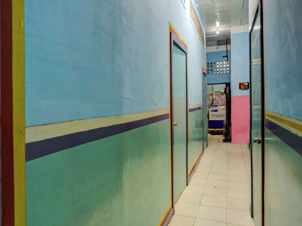 Батам: OYO 92327 Homestay Semarang Baru SyariahNearNagoya Hill Shopping Mall