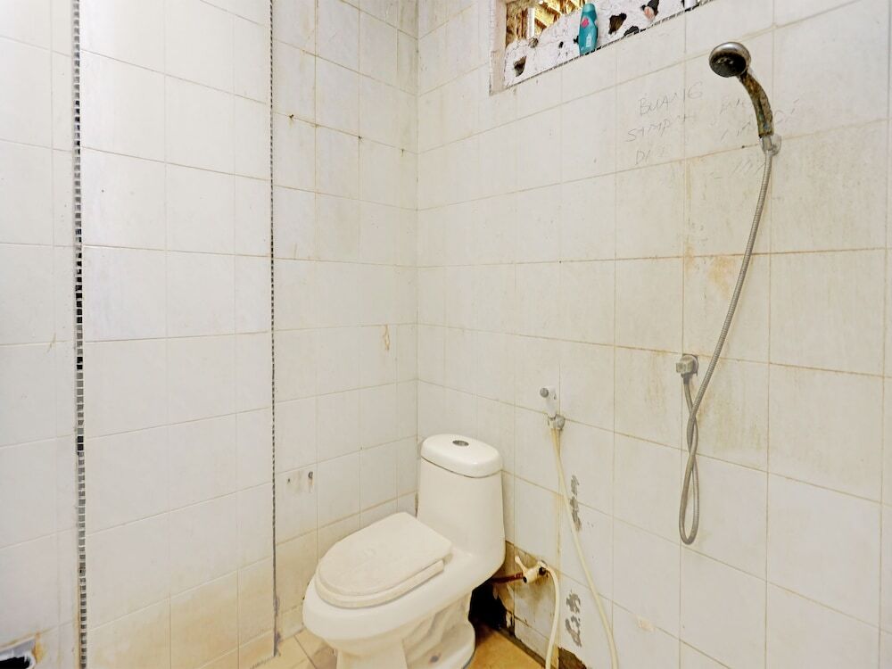 Батам: OYO 92327 Homestay Semarang Baru SyariahNearNagoya Hill Shopping Mall