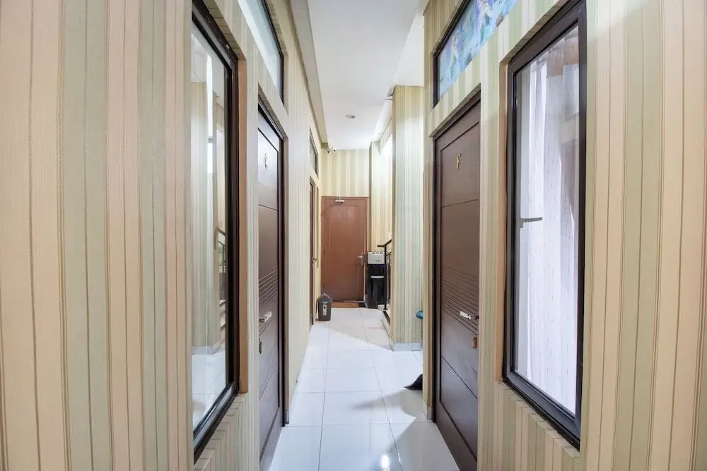 Караванг: OYO 3253 Sofia Residence