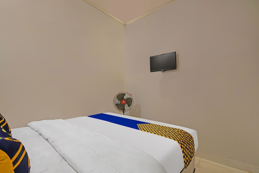 Пеканбару: SPOT ON 92570 Putri Guest House Syariah Near SPBU Rimbo Panjang