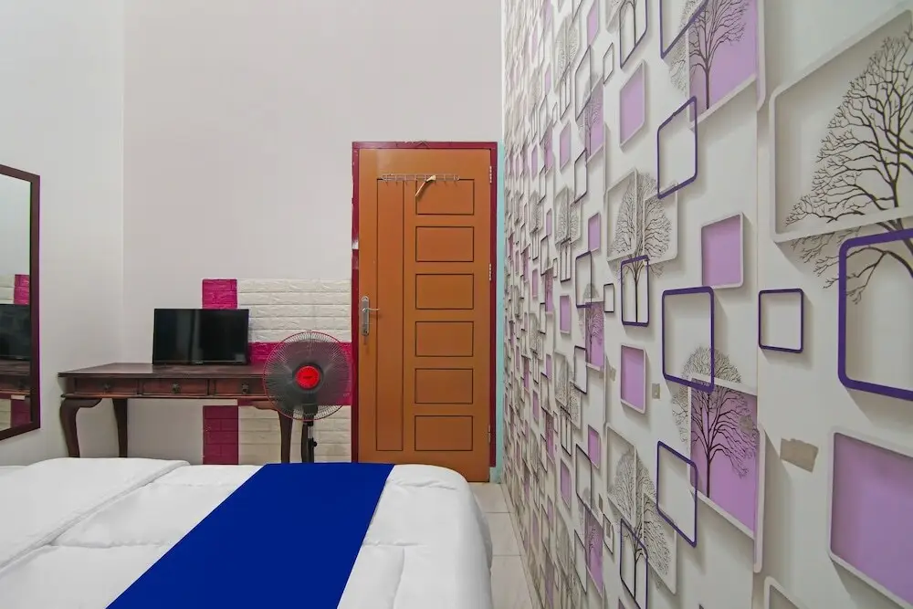 Пеканбару: SPOT ON 92570 Putri Guest House Syariah Near SPBU Rimbo Panjang