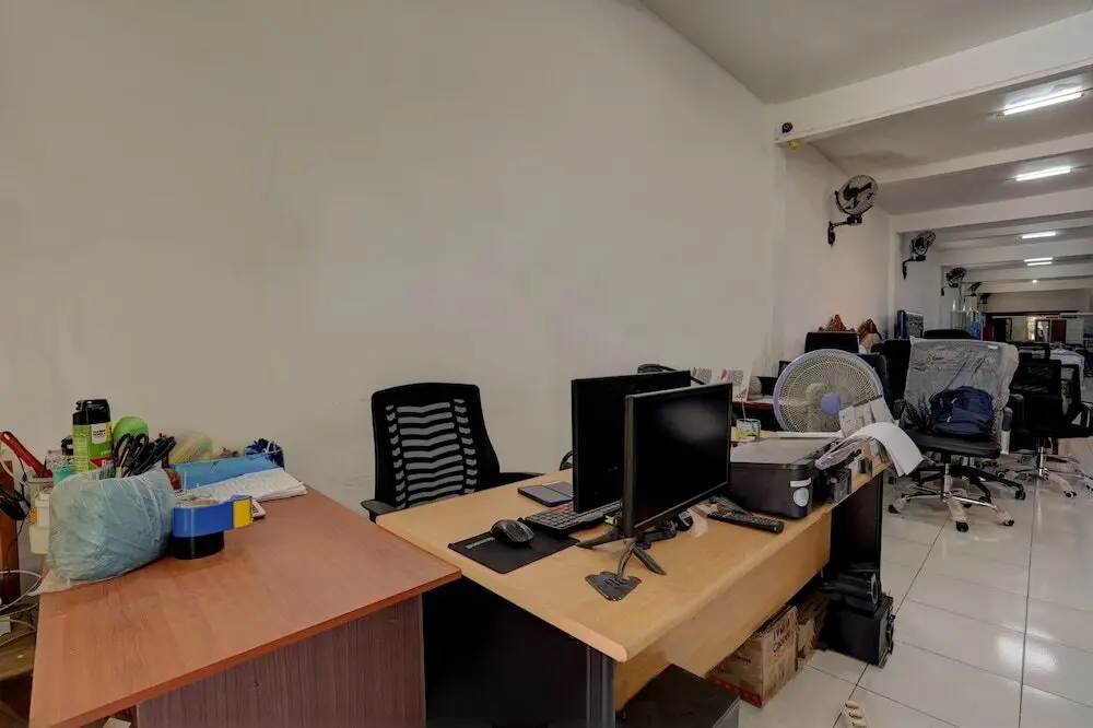Гресик: OYO 92896 Hotel Sahabat Syariah Near Plasa Telkom Bawean