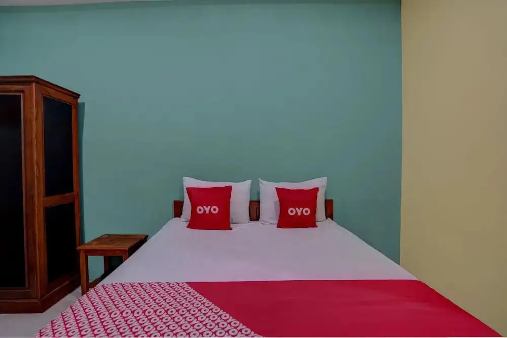 Гресик: OYO 92896 Hotel Sahabat Syariah Near Plasa Telkom Bawean