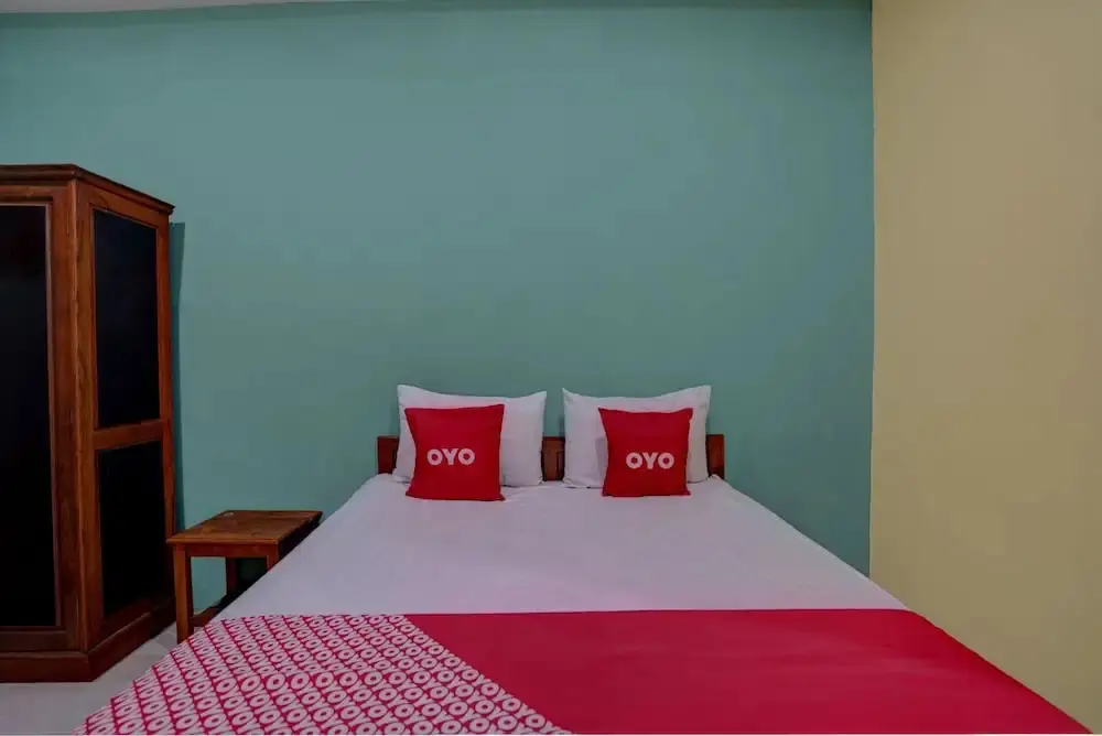 Гресик: OYO 92896 Hotel Sahabat Syariah Near Plasa Telkom Bawean