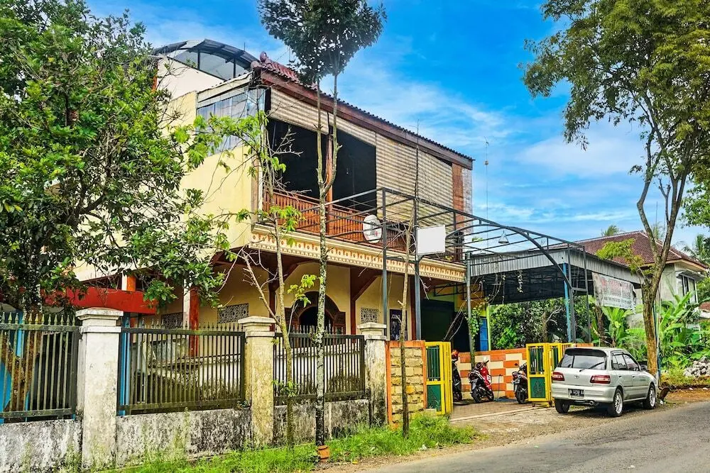 Кепанджен: SPOT ON 92568 Penginapan Joglo Syariah