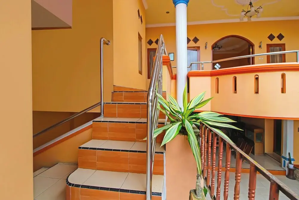 Караганьяр: OYO 92631 Hotel Dan Aula Wahyu Sari B