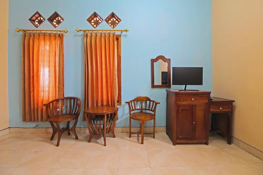 Караганьяр: OYO 92631 Hotel Dan Aula Wahyu Sari B