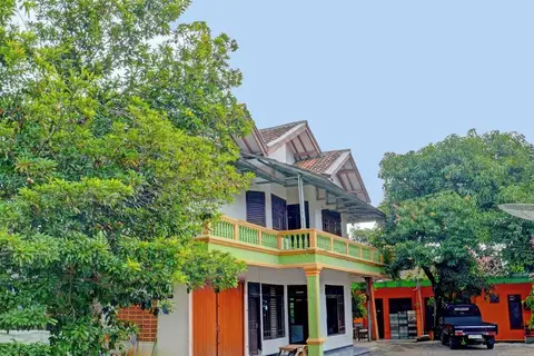 SPOT ON 92856 Home Stay Syariah Aom Kusman — фото 1