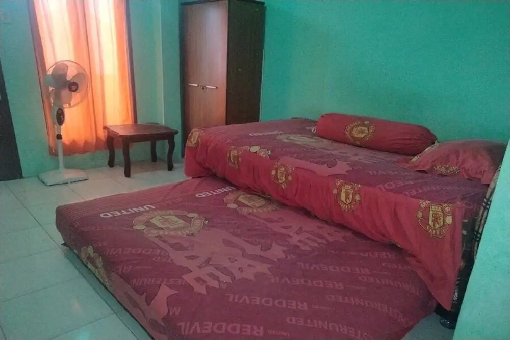 Медан: SPOT ON 92839 Nany Asoka Syariah Near Anyong Cafe Studio
