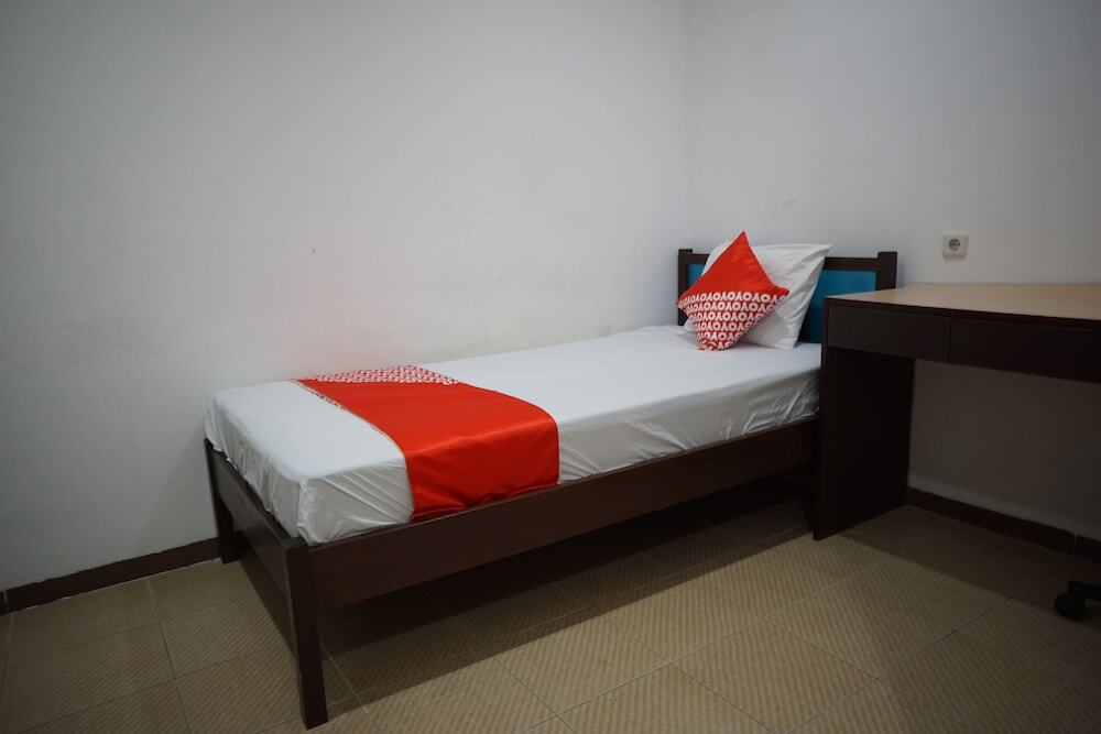 Сурабая: OYO 92863 Hotel Blessing