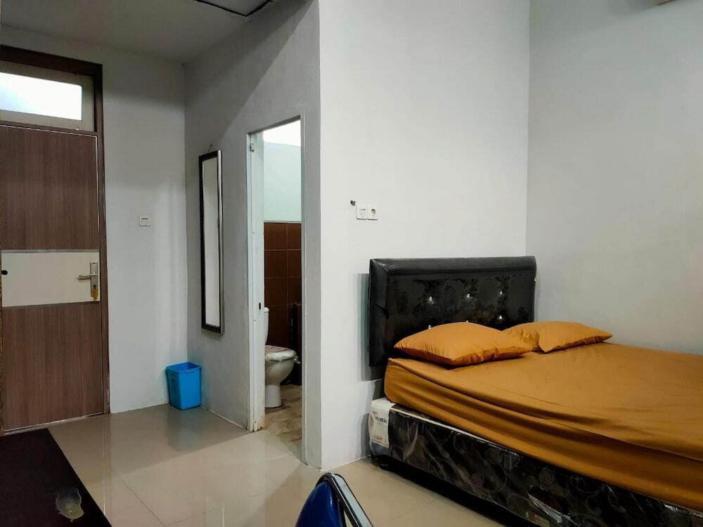 Макассар: SPOT ON 92900 Kost 3 Kelor Syariah