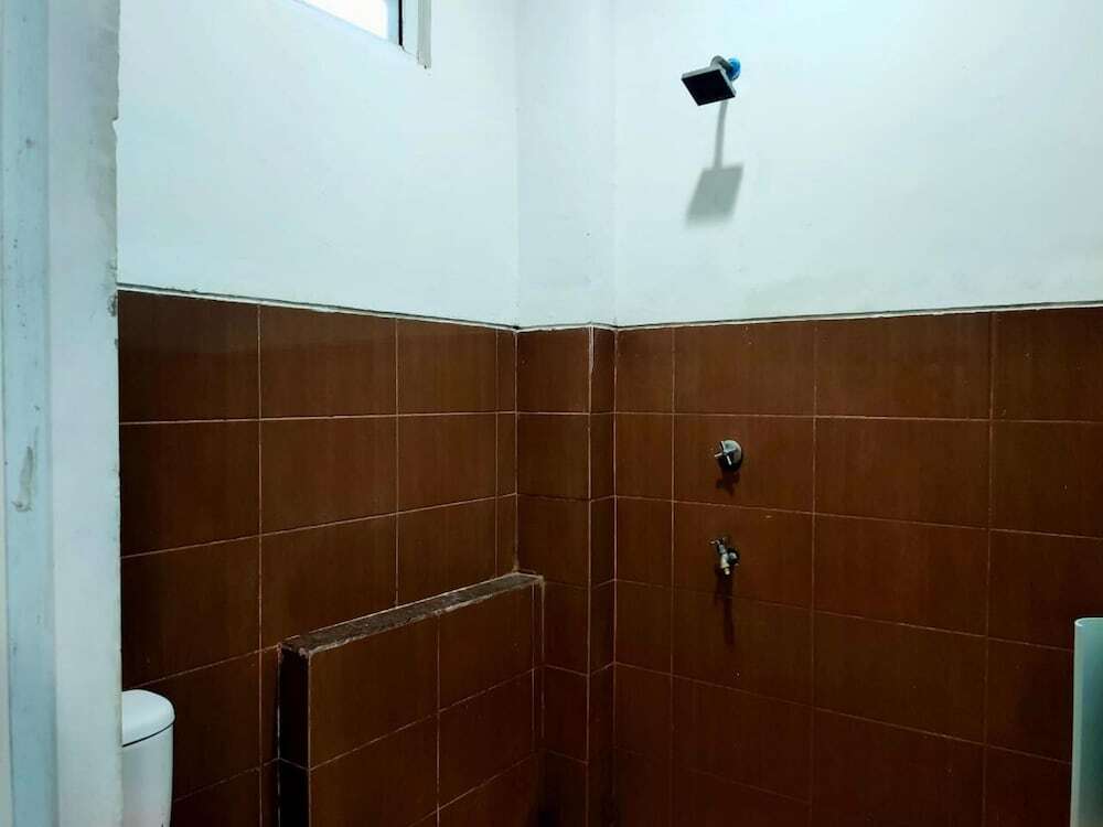 Макассар: SPOT ON 92900 Kost 3 Kelor Syariah