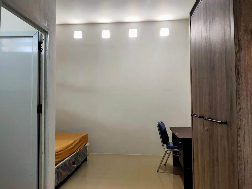 Макассар: SPOT ON 92900 Kost 3 Kelor Syariah