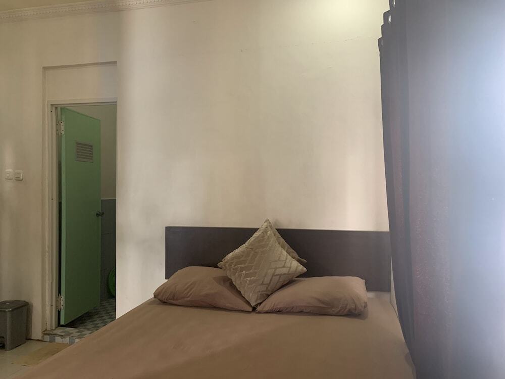 Макассар: OYO 92899 Penginapan Laota Syariah Near Rumah Sakit Islam Faisal Makassar