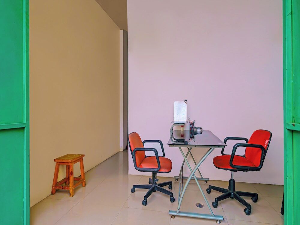 Джакарта: OYO 92664 Cemara Koja Residence Syariah