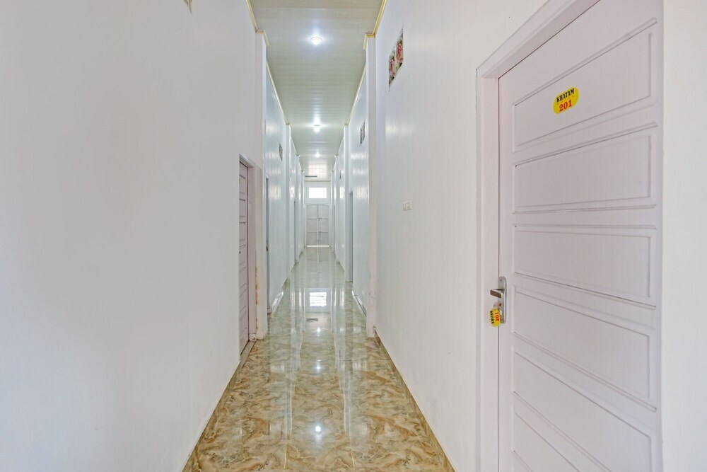 Астра Ксетра: OYO 90585 Saka Ganta Guest House Syariah