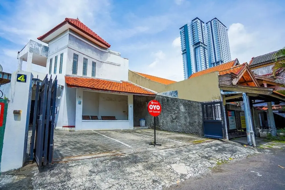 OYO 90843 Vip Syariah Jemur Andayani — фото 1