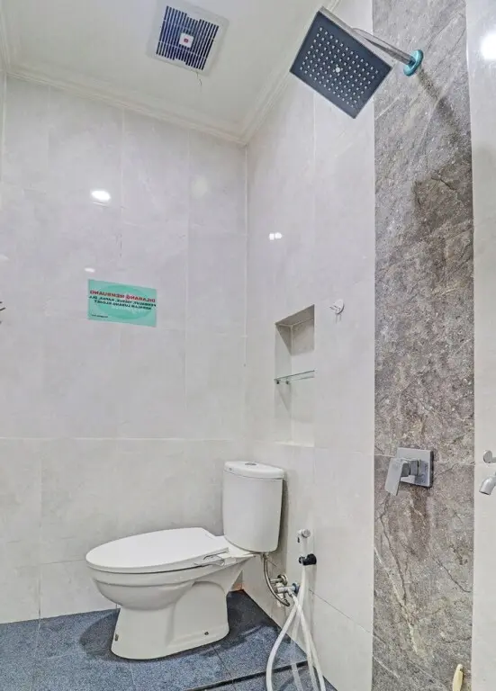 Джамби: OYO 92808 Kost Nino Telanaipura