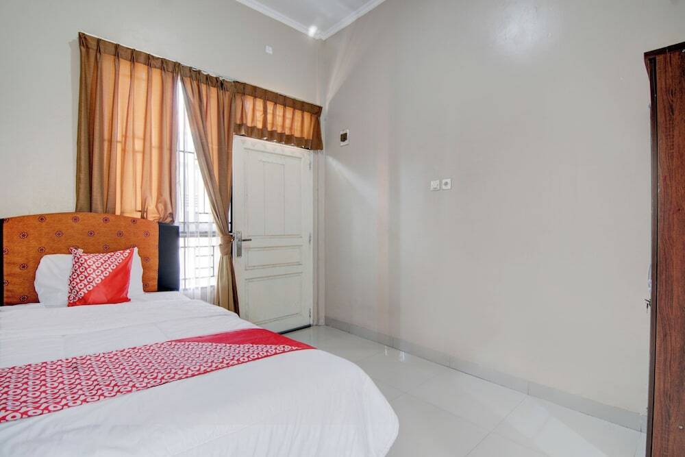 Пеканбару: OYO 92806 Penginapan Geby Syariah