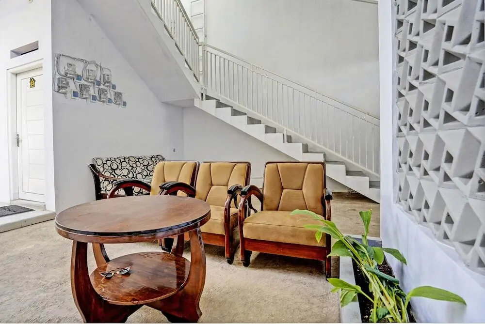 Баньюванги: OYO 92817 Niza Guesthouse Syariah