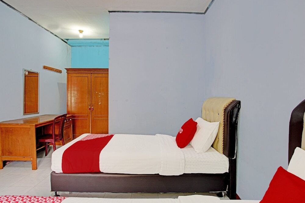Паданг: OYO 92265 Maqomi Homestay Syariah