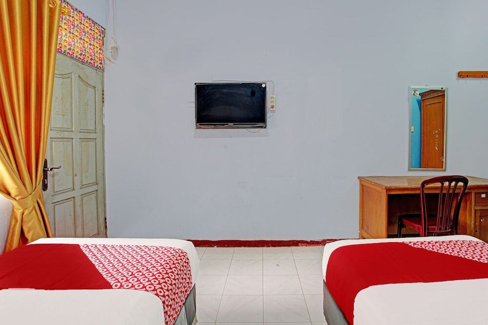 Паданг: OYO 92265 Maqomi Homestay Syariah