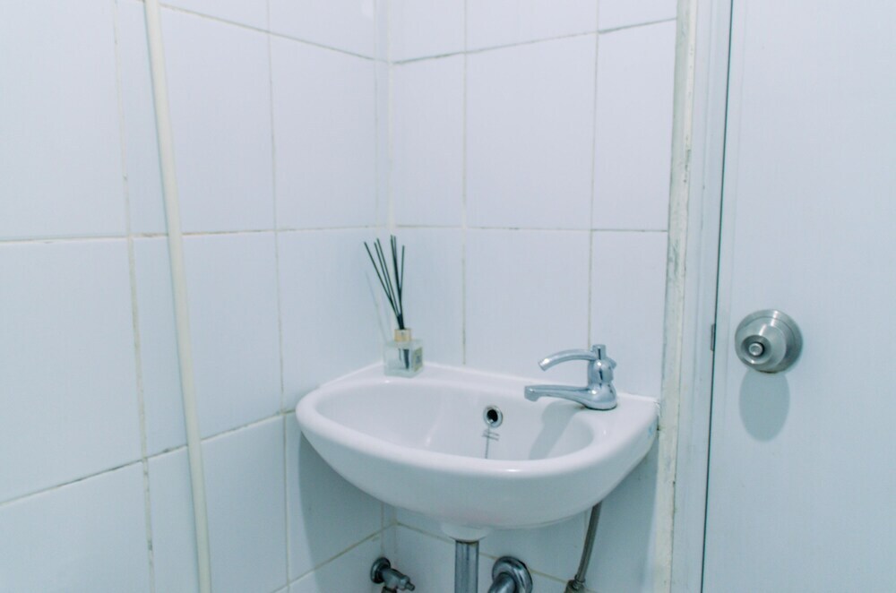 Джакарта: Comfort And Simply 2Br At Green Pramuka City Apartment