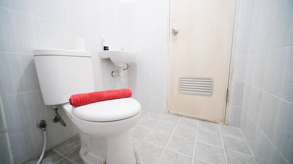 Сурабая: Cozy Living And Tidy 2Br At Puncak Dharmahusada Apartment