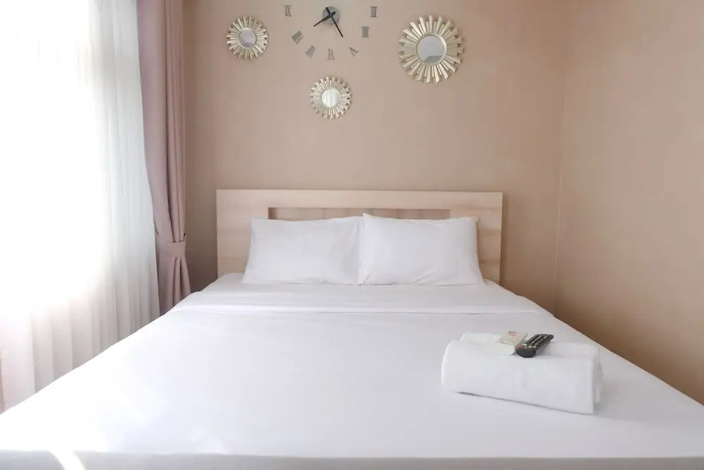 Бандунг: Spacious Studio With Extra Room At Grand Asia Afrika Apartment