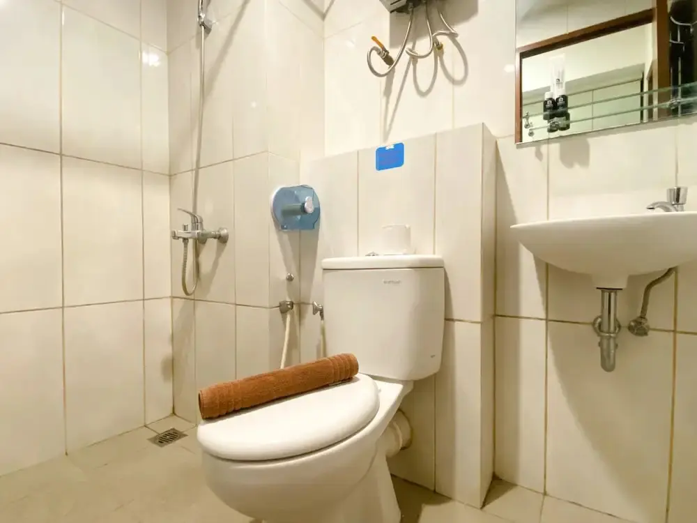 Бекаси: Modern And Homey Studio At Grand Kamala Lagoon Apartment
