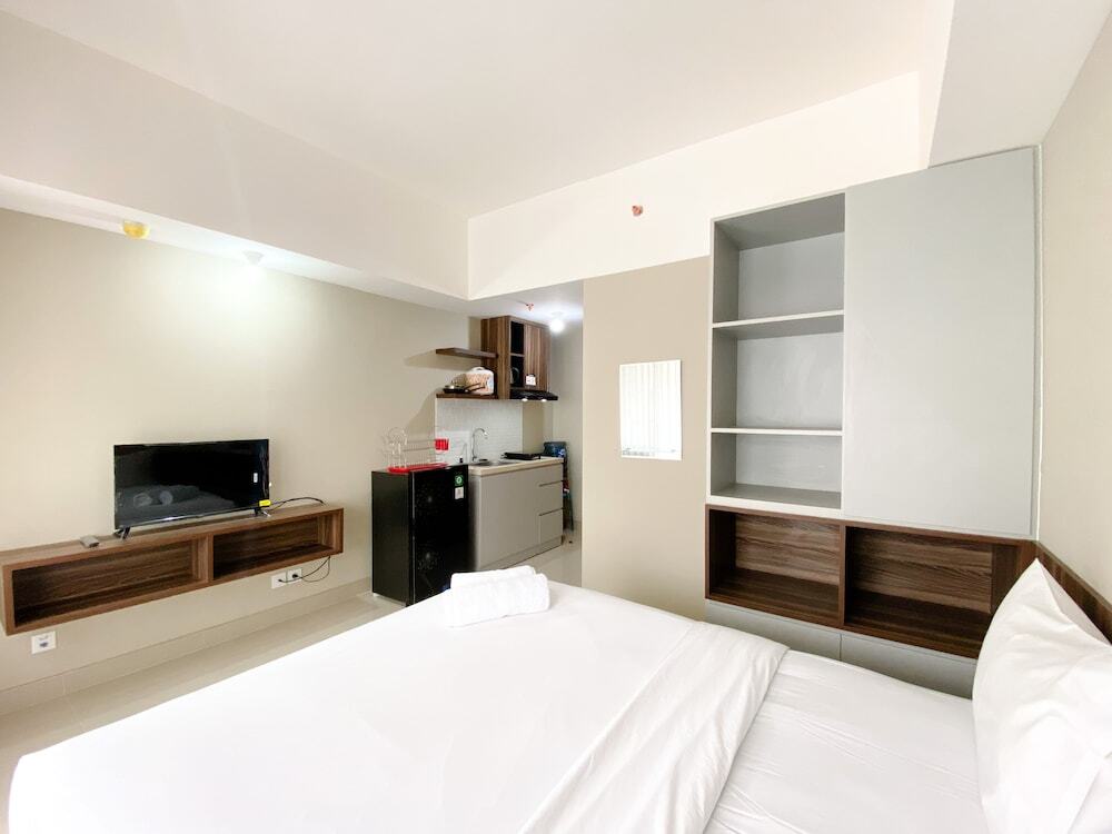Бекаси: Cozy Stay Studio Apartment At Gateway Park Lrt City Bekasi